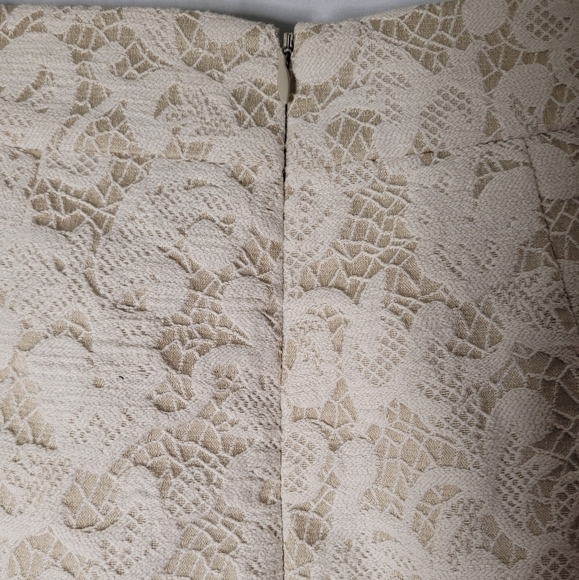 𝅺Cynthia Rowley Cream Lace Dressy Skirt. - Picture 6 of 11